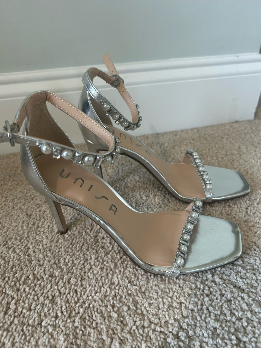 Heels - Picture 2 of 3